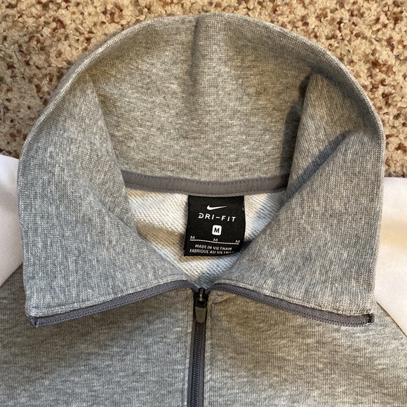 Nike Dri-Fit Color Block 1/2 Zip Sweatshirt - Picture 4 of 6